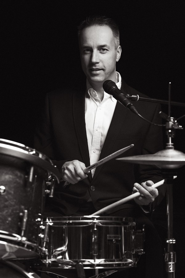 Steve Pasche Batteur/Chanteur